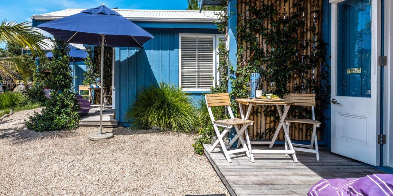 Апартаменты Boatsheds On The Bay, Waiheke Island Ostend Экстерьер фото