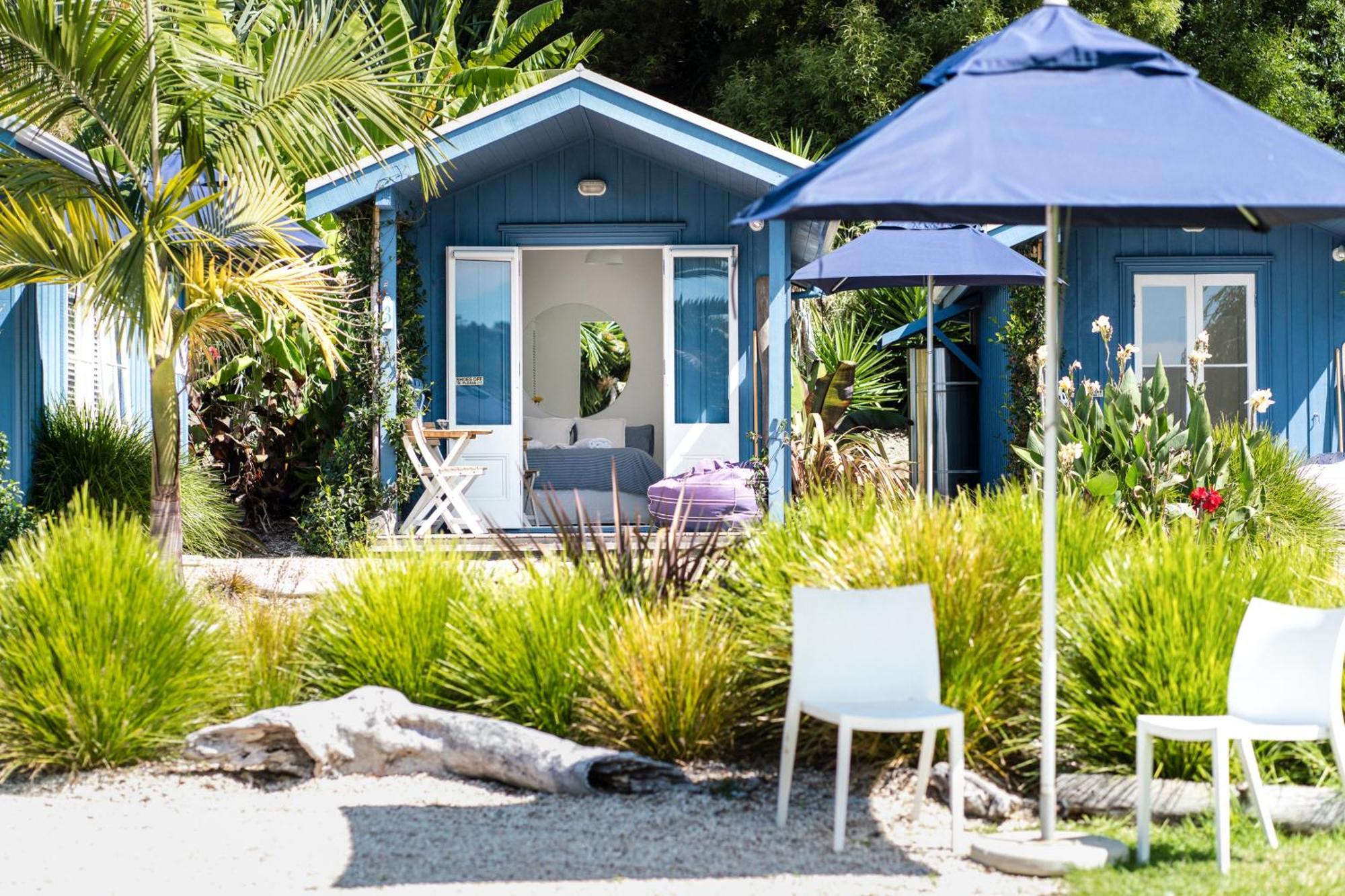 Апартаменты Boatsheds On The Bay, Waiheke Island Ostend Номер фото